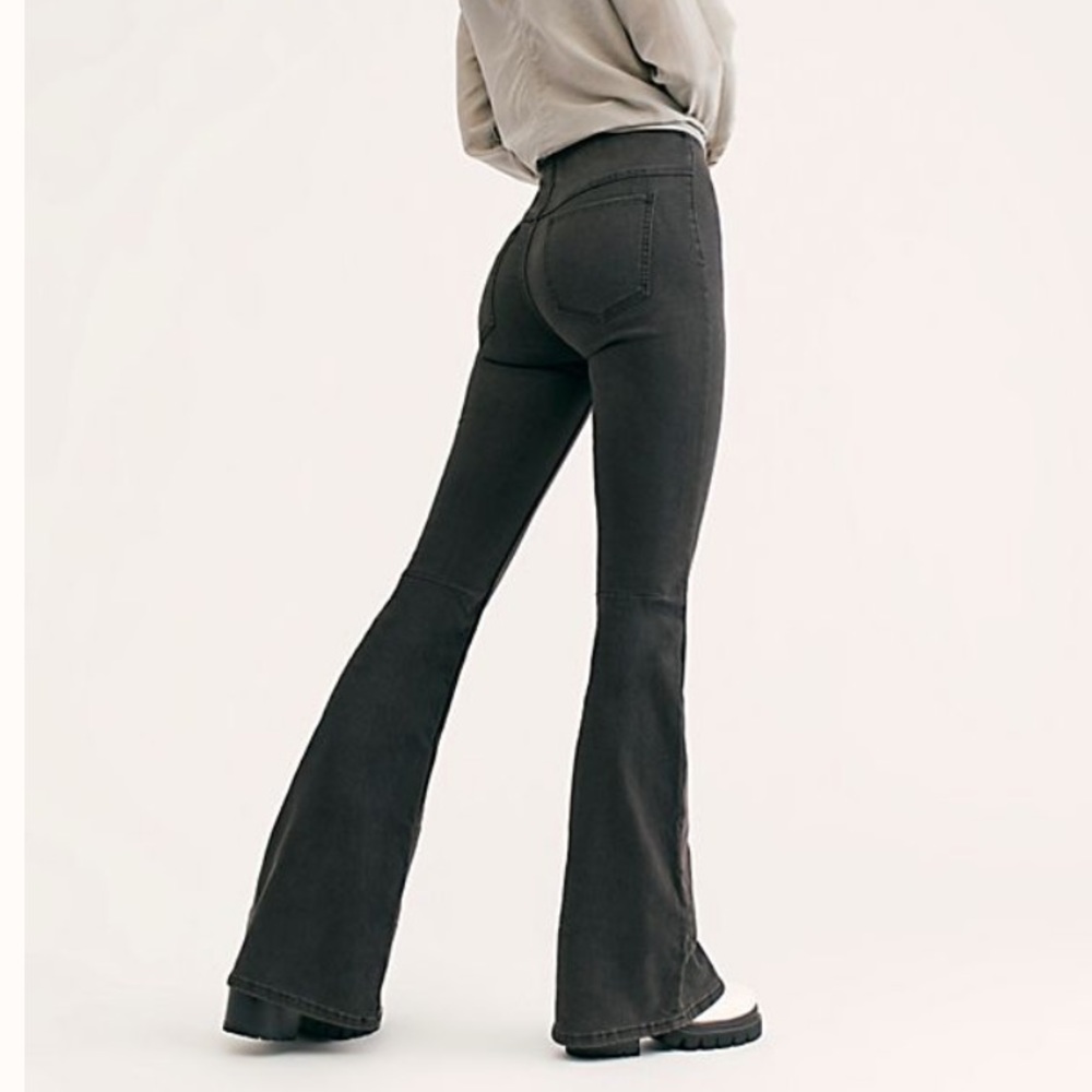 Free People Flare Jeans 💫